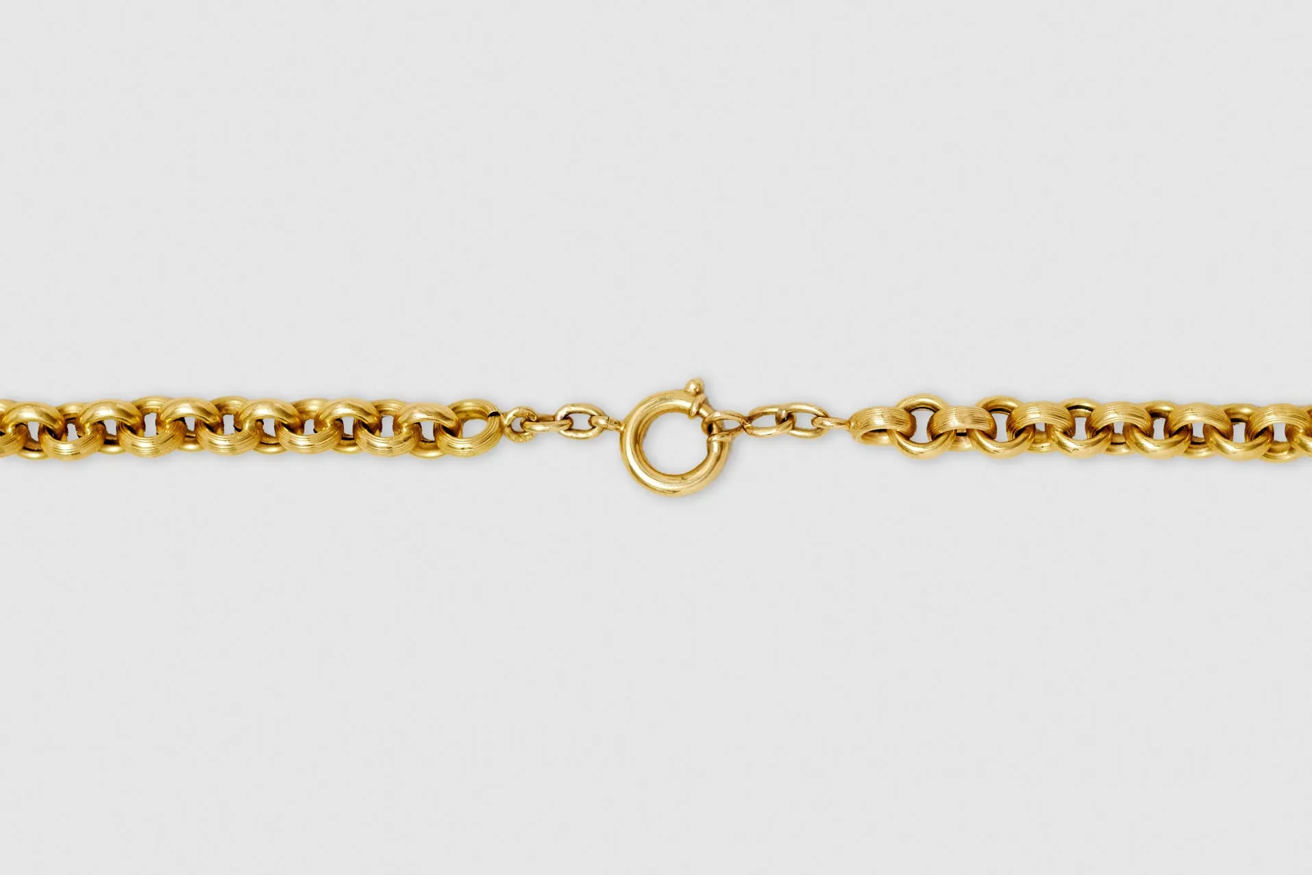 18 Carat Yellow Gold Round Fancy Link Chain
