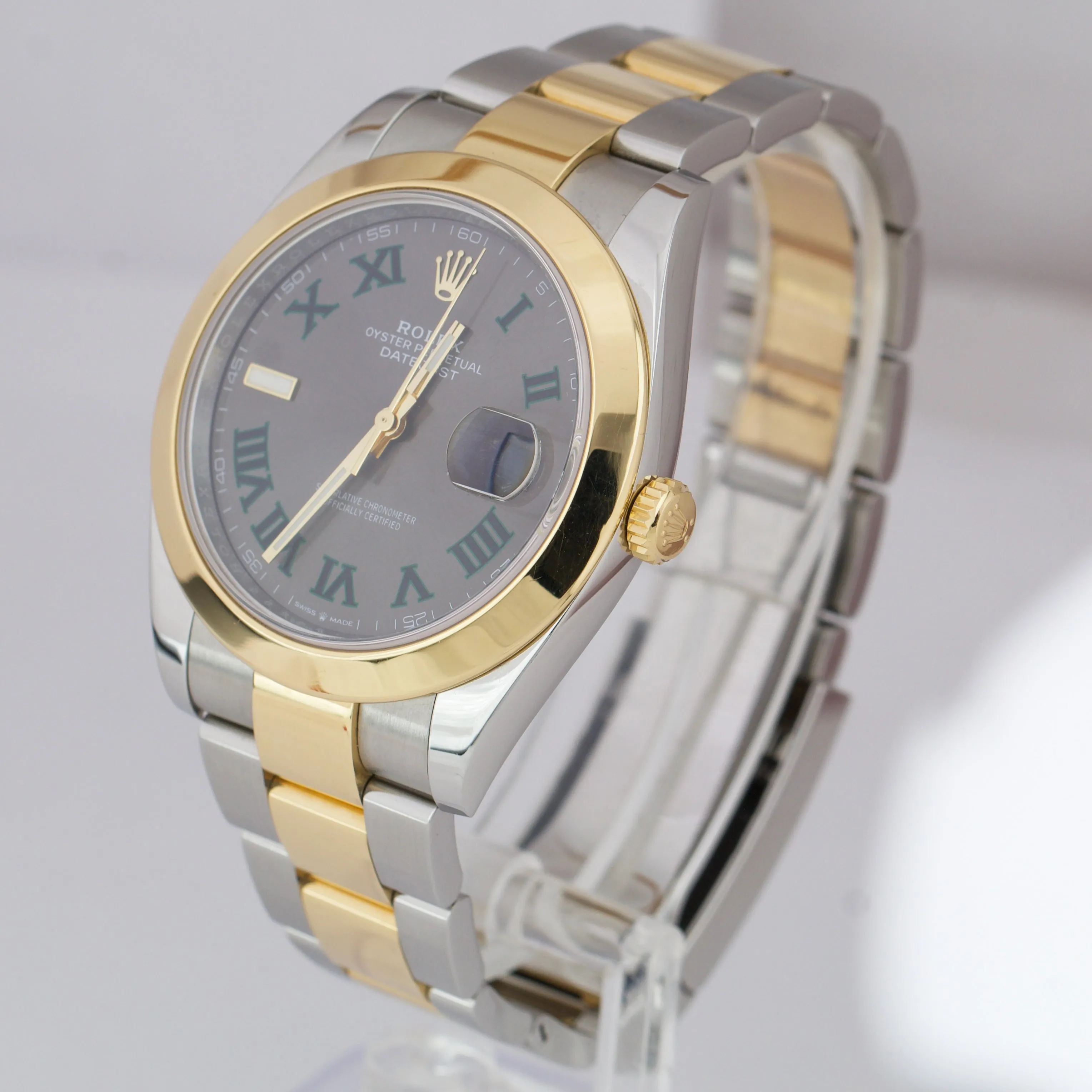 2020 Rolex DateJust 41 126303 Wimbledon Smooth 18K Yellow Gold Two-Tone Watch