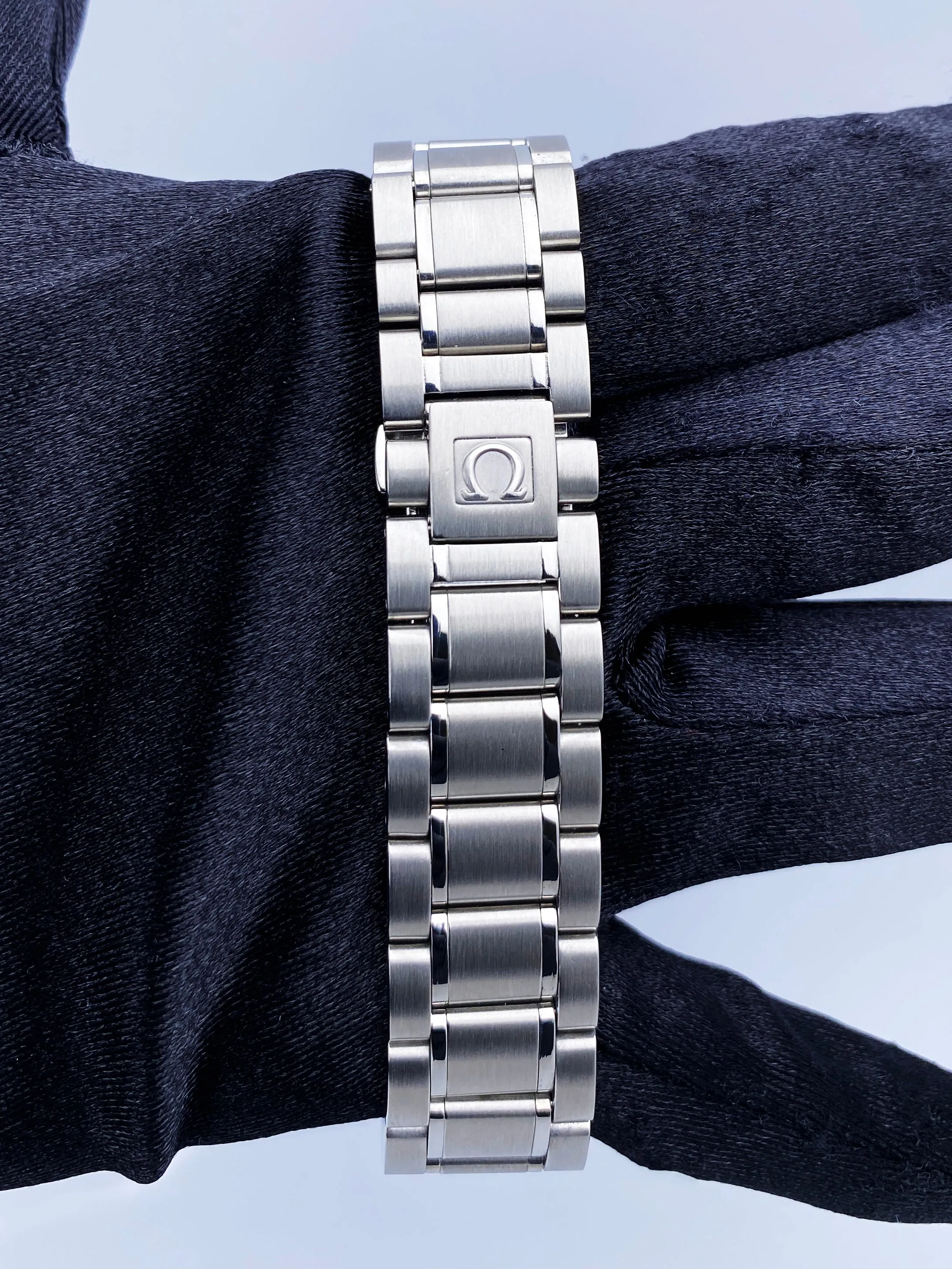 Omega Speedmaster 3520.50 Triple-Date Mens Watch Box and Papers