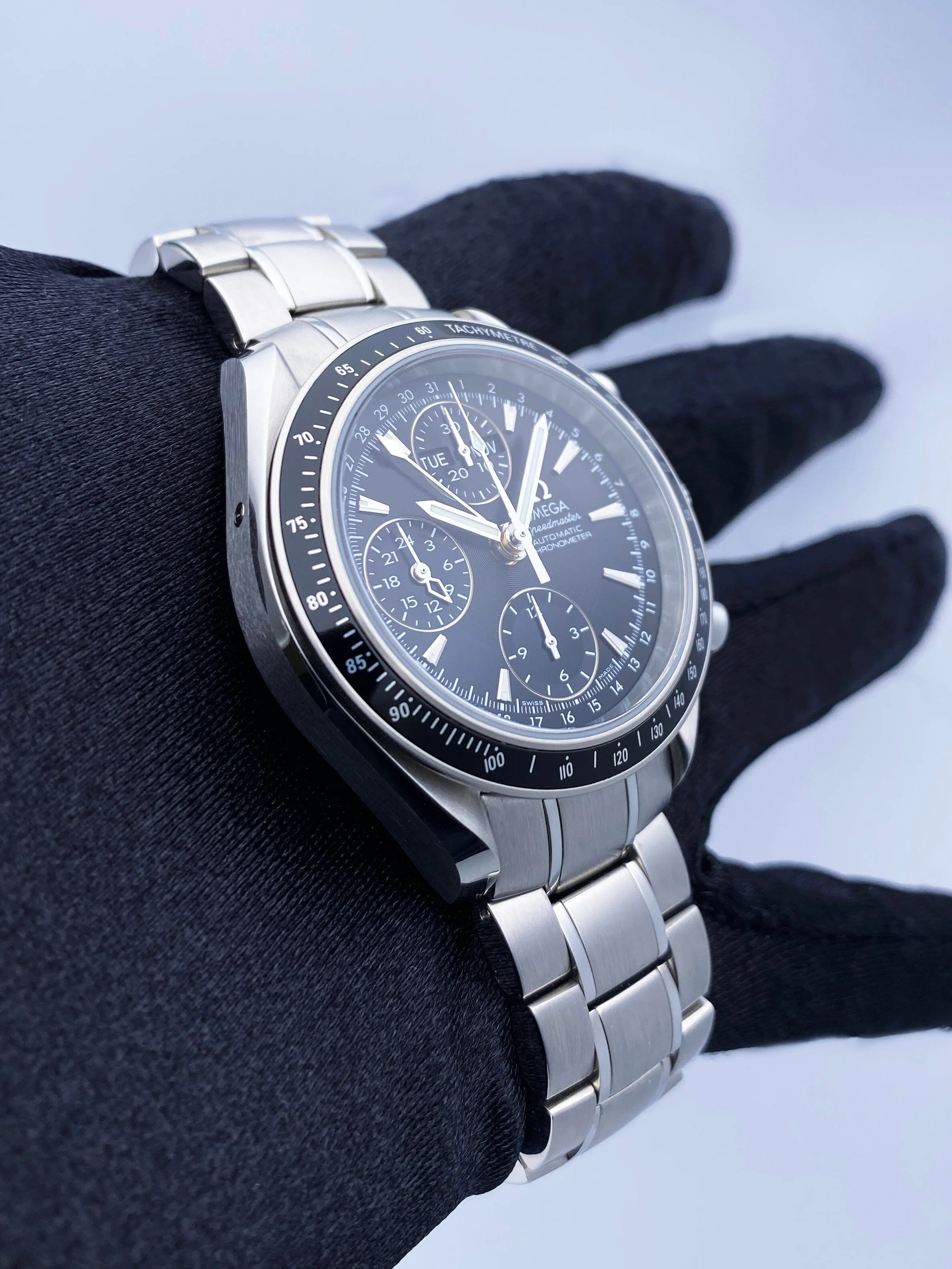 Omega Speedmaster Day Date 3220.50.00 Mens Watch Full Set