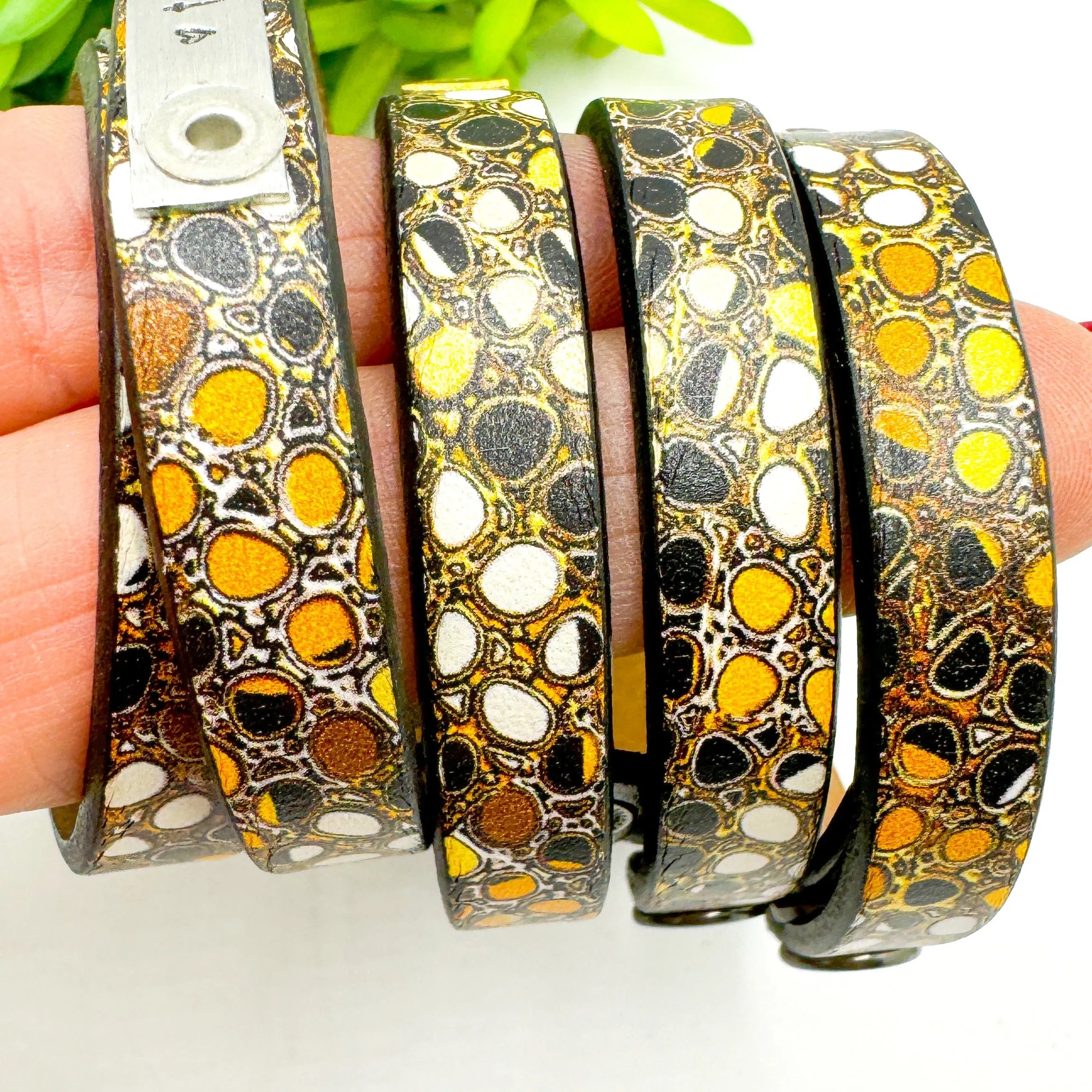 Pebble | 5 Phrases | Leather Skinny Bracelet | Adjustable