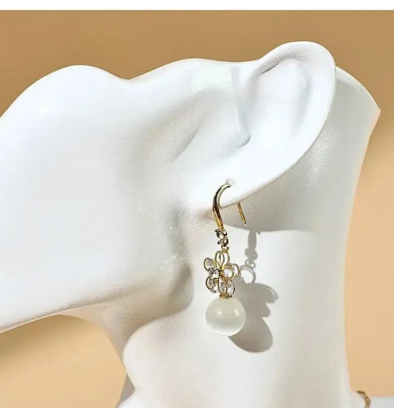 Resin Jewelry Mannequin Pendant Necklace Display Bust for Earring Holder Display Window Display Rack