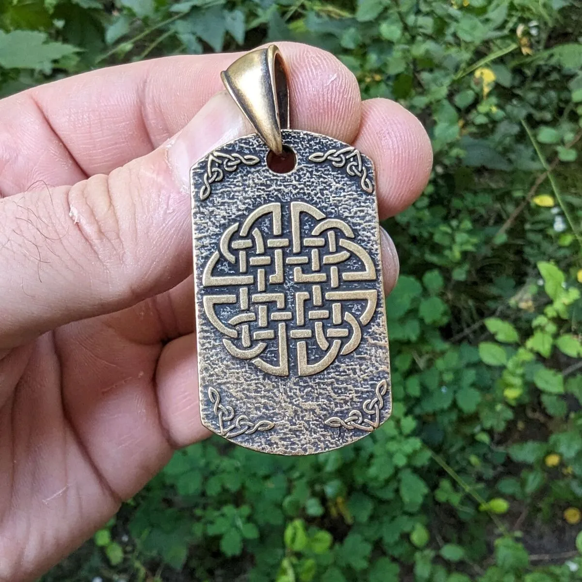 Vegvisir dara knot bronze pendant